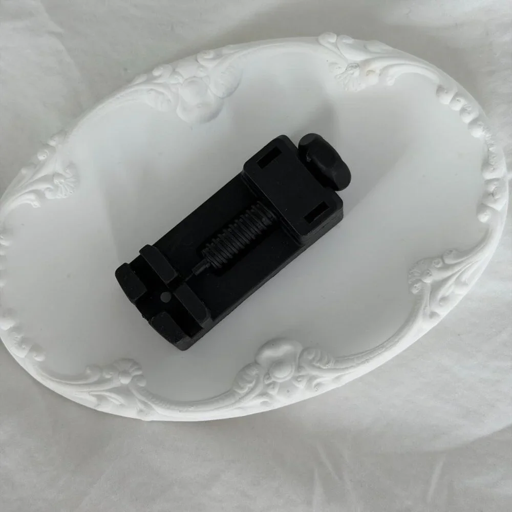 SKU:0489‎ cute gold white mini watch + in a gift box/bag the size is adjustable